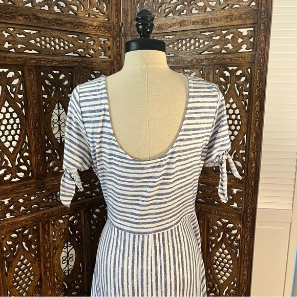 Flattering Striped Fit and Flare Stretch Maxi - Picture 10 of 11